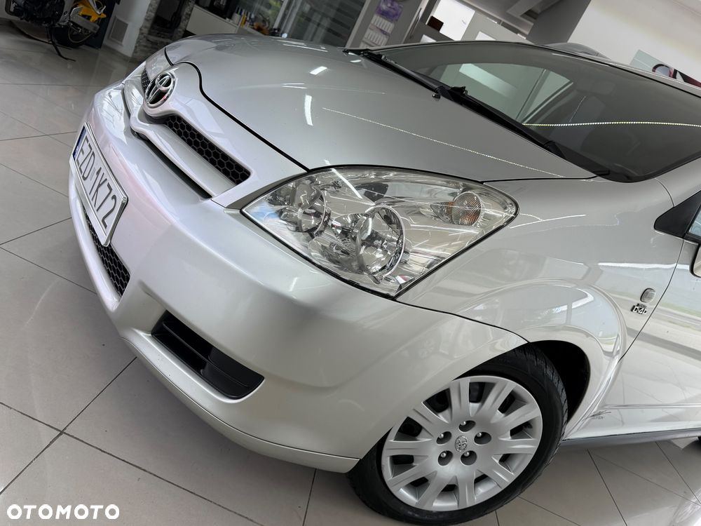 Toyota Corolla Verso 2.0 D-4D Prestige - 18