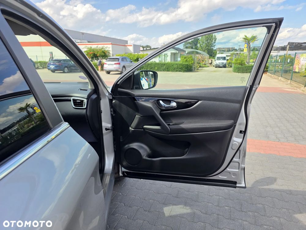 Nissan Qashqai 1.2 DIG-T N-Connecta EU6 - 13