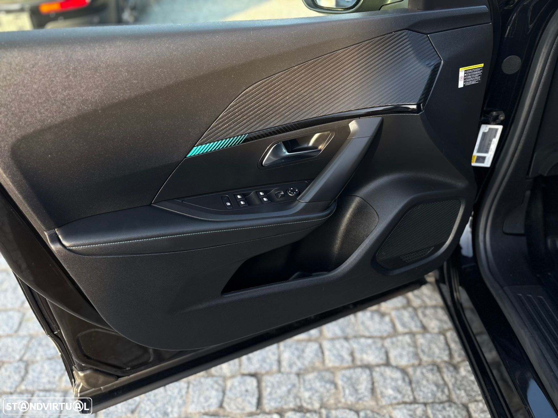 Peugeot e-2008 50 kWh Allure Pack - 35