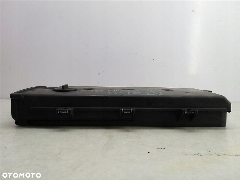 Pokrywa zaworów Mercedes Atego 815 A9040100930 ORYGINAŁ - 4