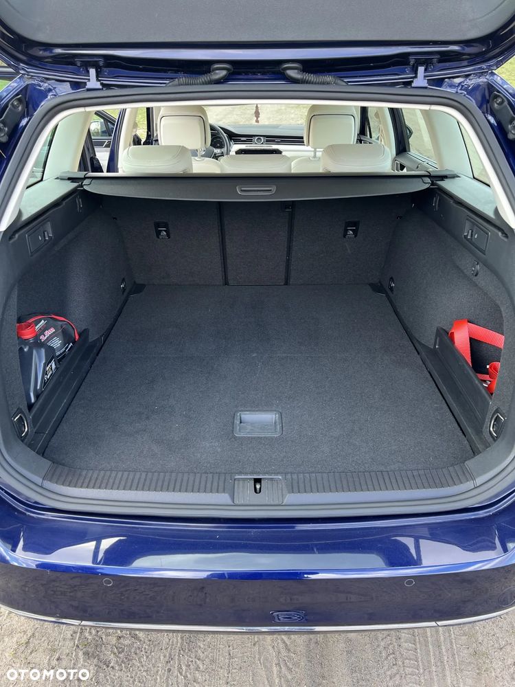 Volkswagen Passat - 24