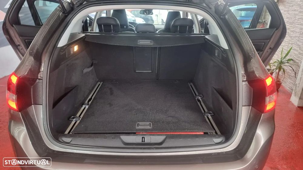 Peugeot 308 SW 1.6 BlueHDi Allure - 23