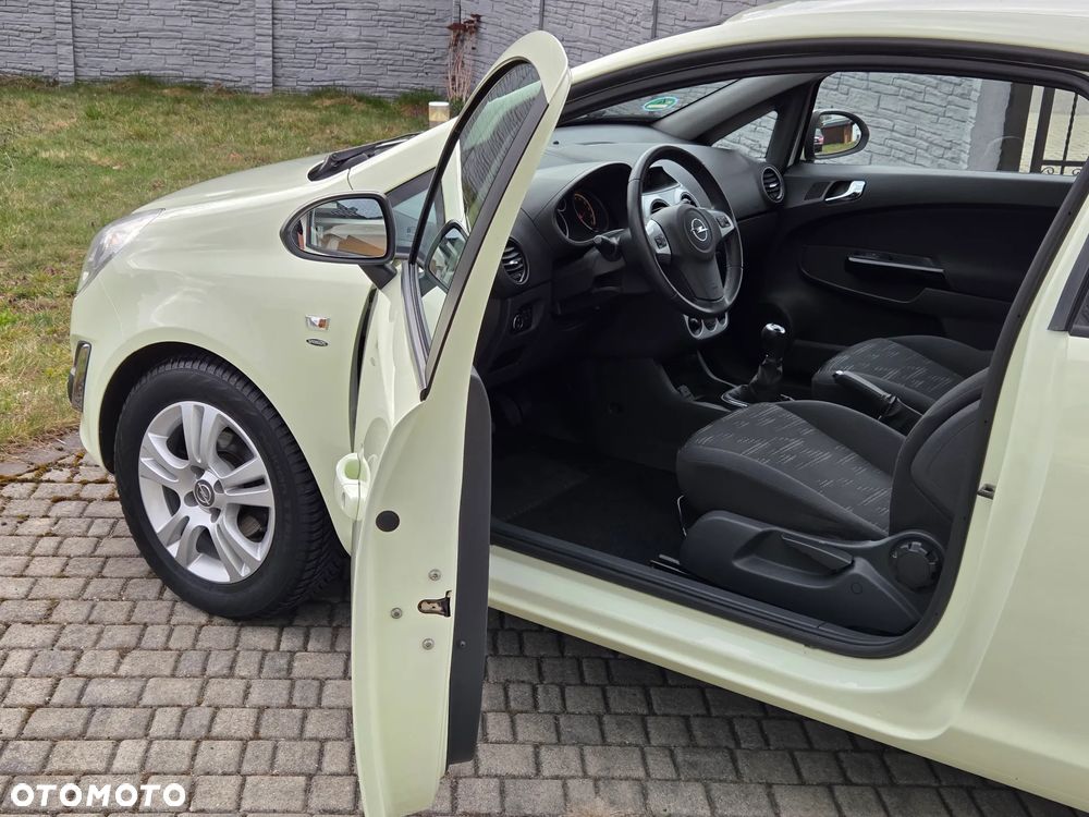 Opel Corsa 1.4 16V Satellite - 16