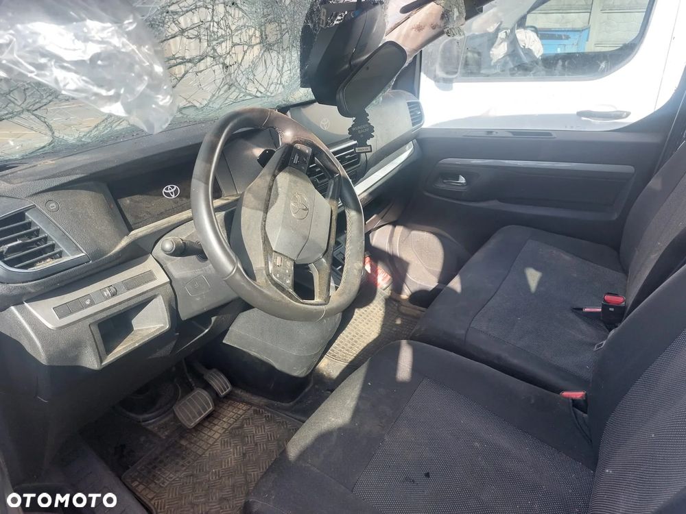 Toyota Proace Verso - 21