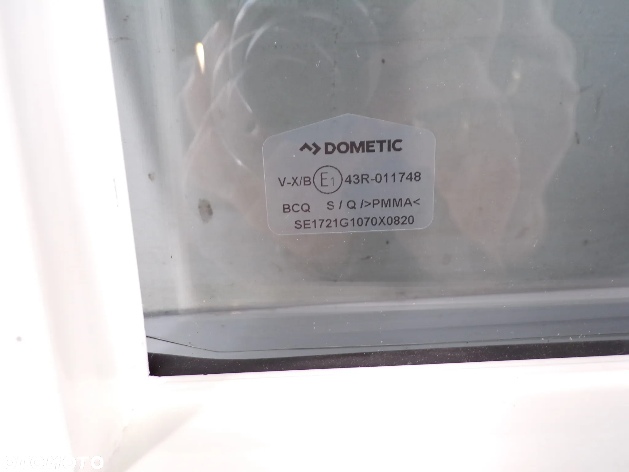 Okno dachowe kamper Chausson Dometic SkyView dach panorama - 7