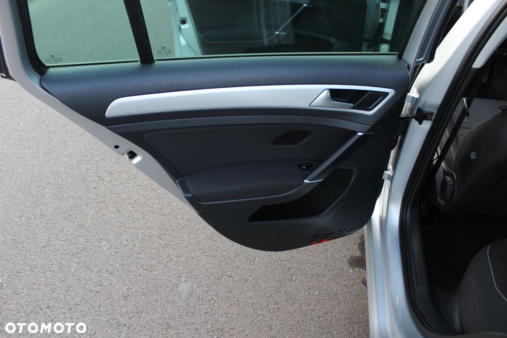 Volkswagen Golf - 13