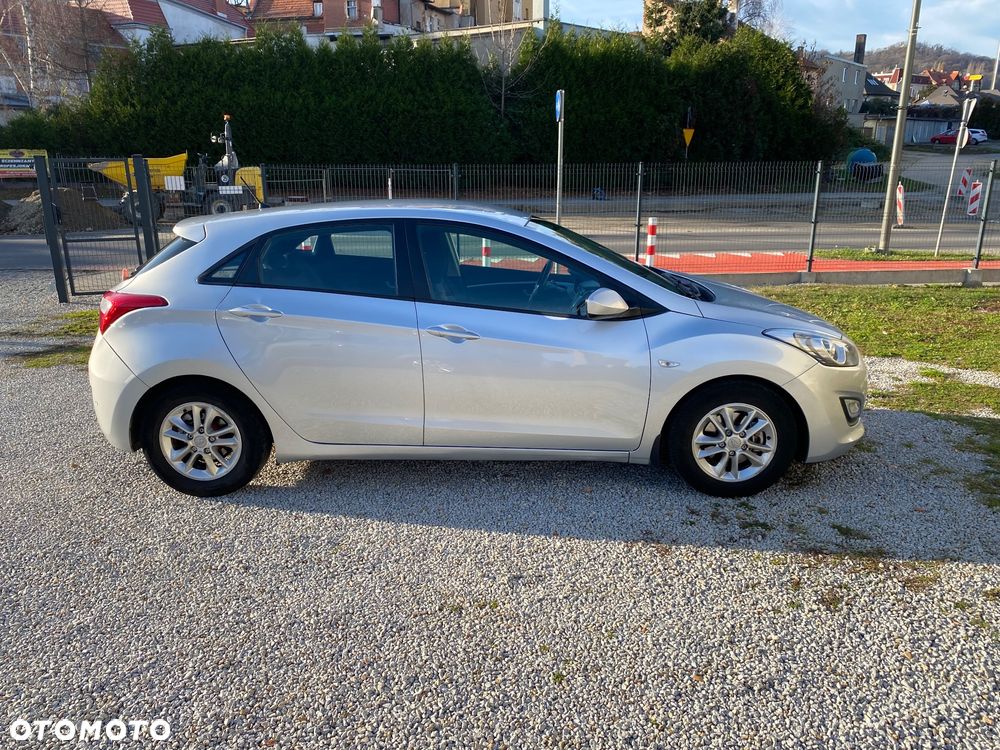 Hyundai i30 1.6 Comfort - 19