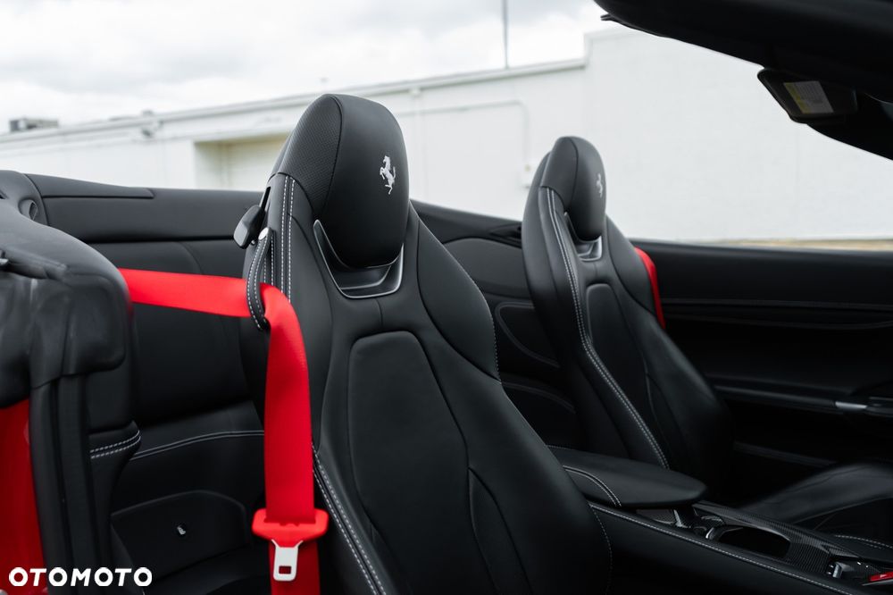 Ferrari Portofino - 13