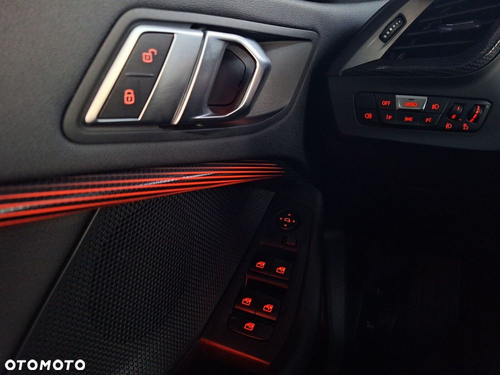 BMW Seria 1 118i Sport Line - 40