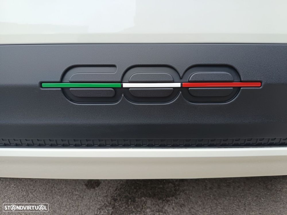 Fiat 600e 54 kWh (RED) - 13