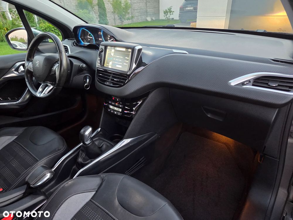 Peugeot 2008 1.6 VTi Allure - 16