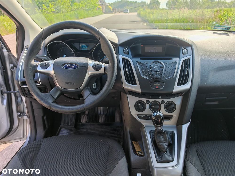 Ford Focus 1.6 Ambiente - 6