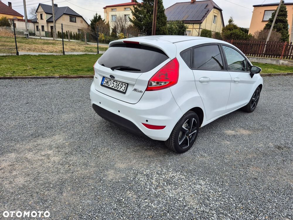 Ford Fiesta - 2