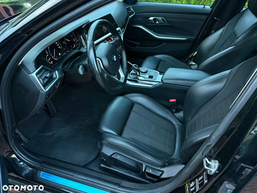 BMW Seria 3 318d Sport Line Shadow - 14
