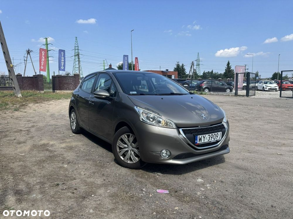 Peugeot 208 - 4