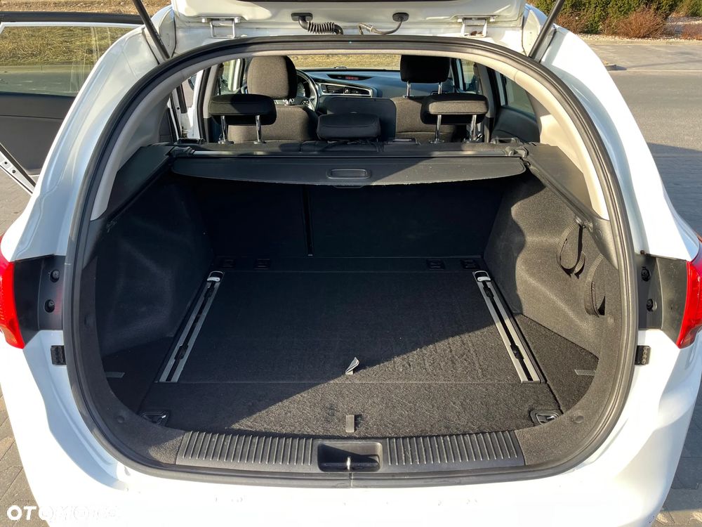 Kia Ceed 1.6 CRDi L Business Line - 14