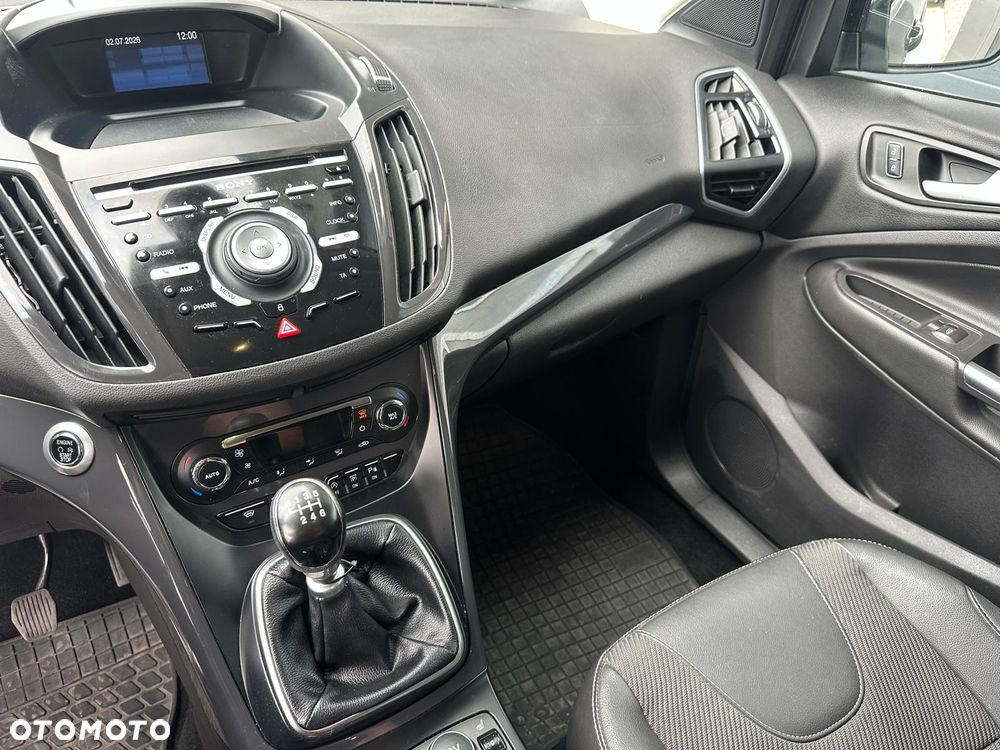Ford Kuga - 10