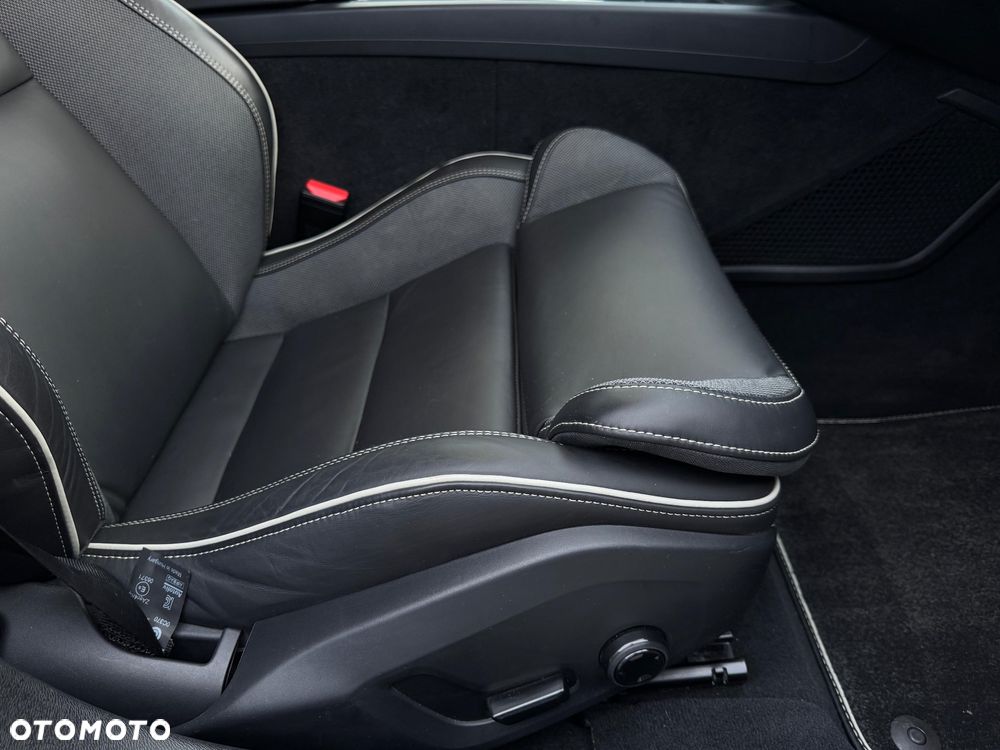 Volvo S60 B4 B R-Design - 9