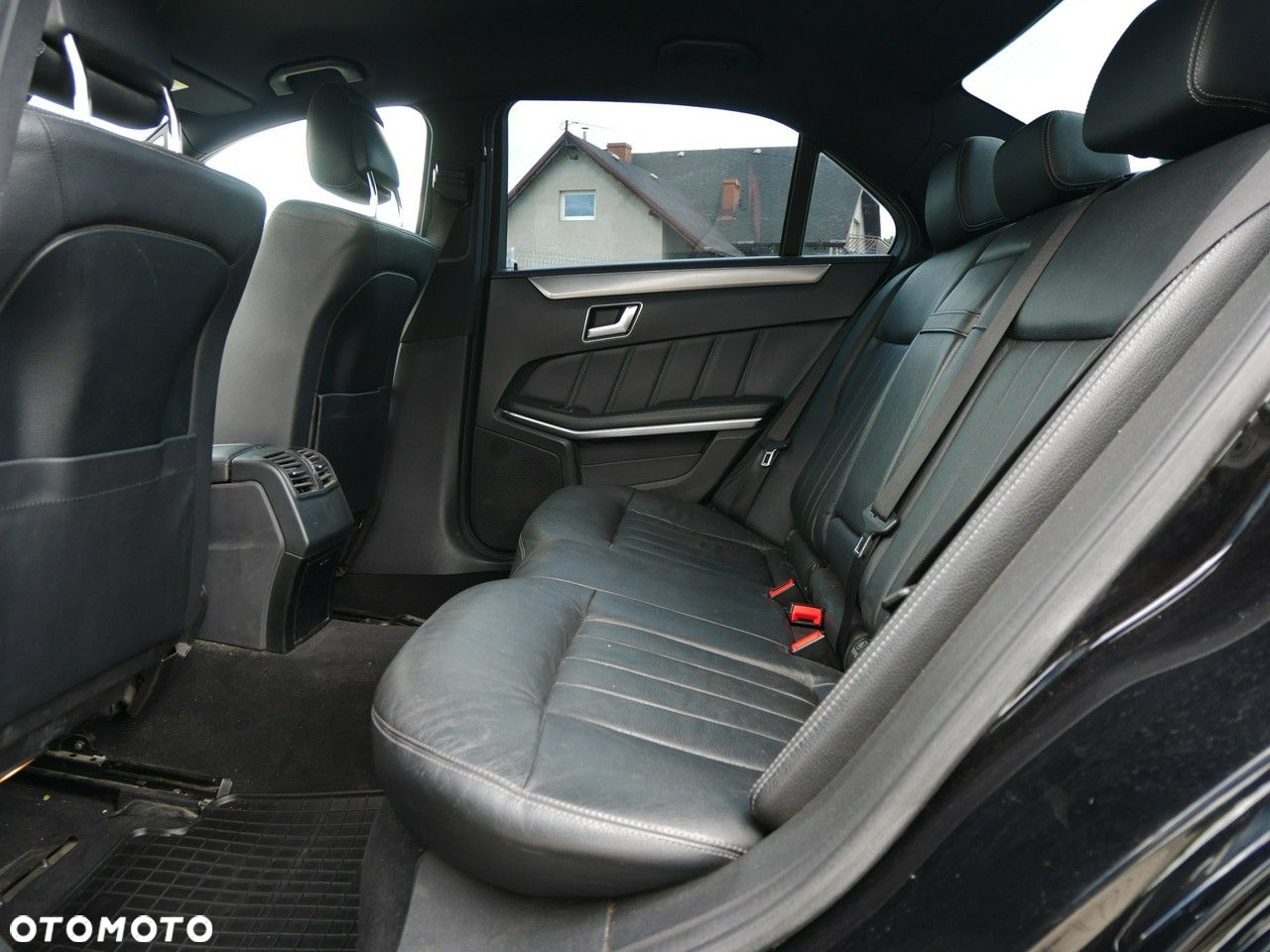Mercedes-Benz Klasa E 300 BlueTEC HYBRID 7G-TRONIC - 7