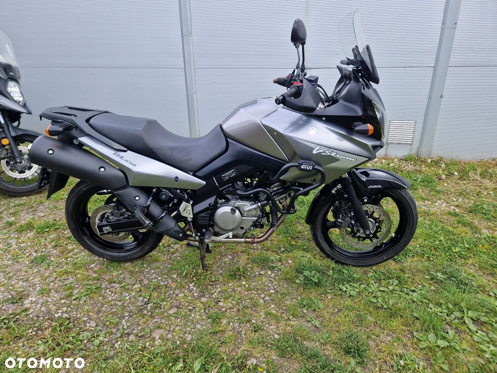 Suzuki V-STROM - 1