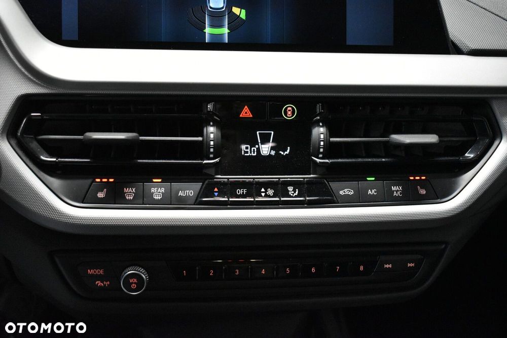 BMW Seria 1 118i Advantage - 17