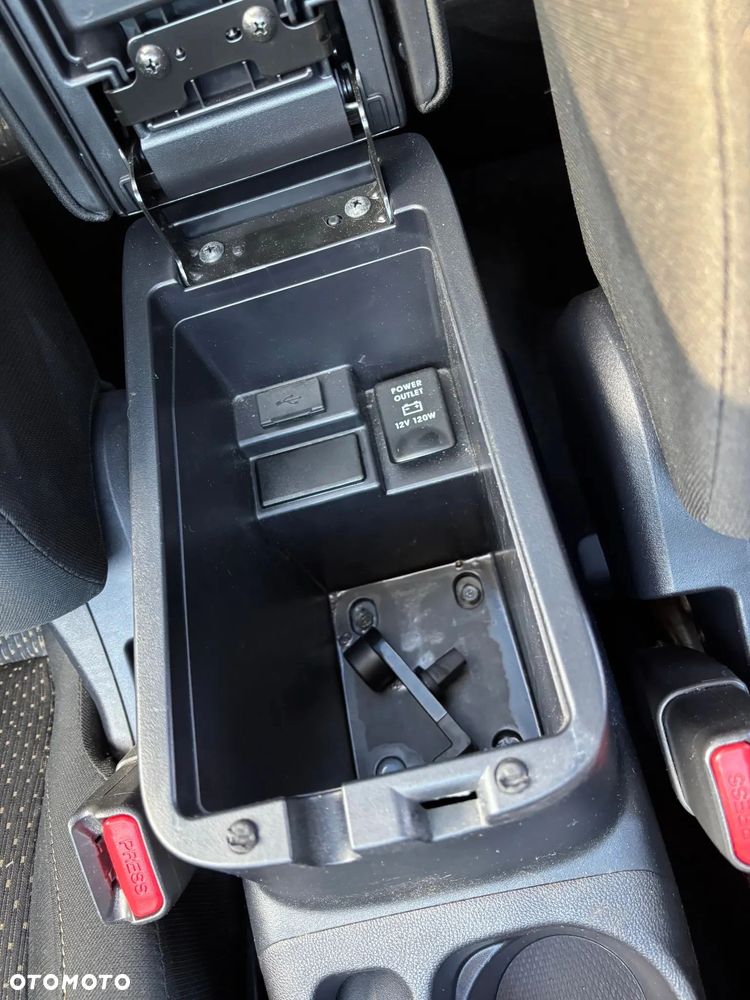 Mitsubishi ASX 1.8 DI-D 2WD Intense - 20