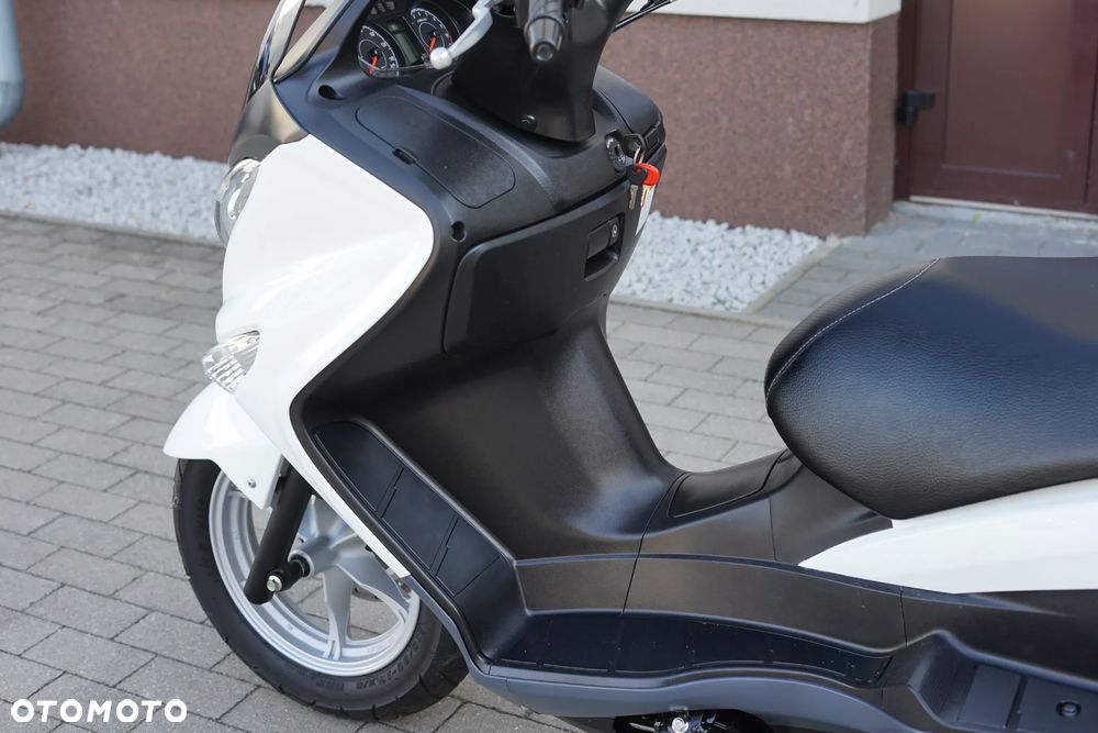 Suzuki Burgman - 27