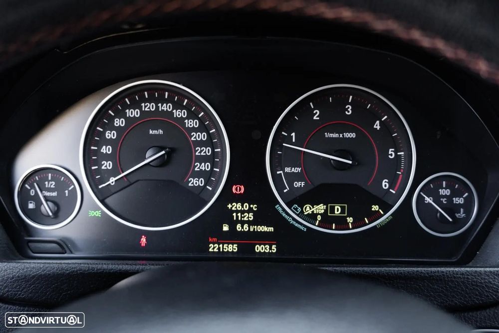 BMW 318 d Auto Line Sport - 13