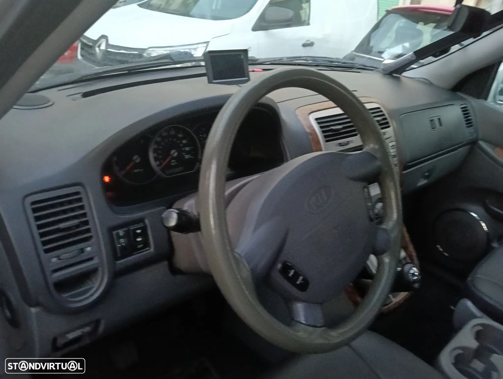 Kia Carnival 2.9 CRDi EX Top - 10