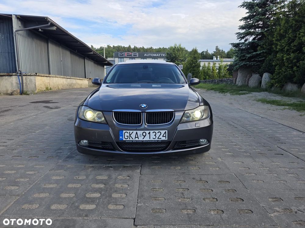 BMW Seria 3 320i - 3