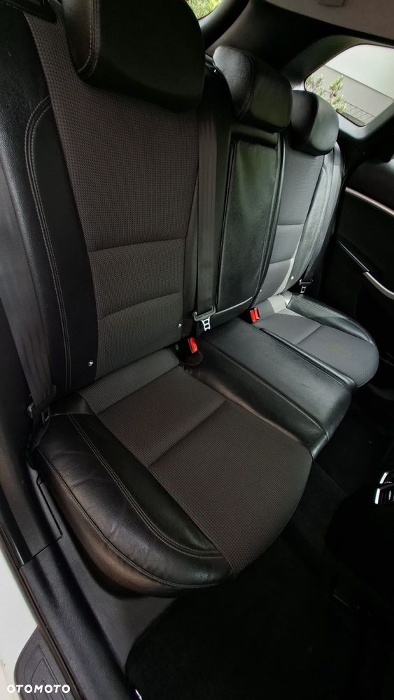 Hyundai i30 Kombi 1.6 GDi DCT Premium - 17