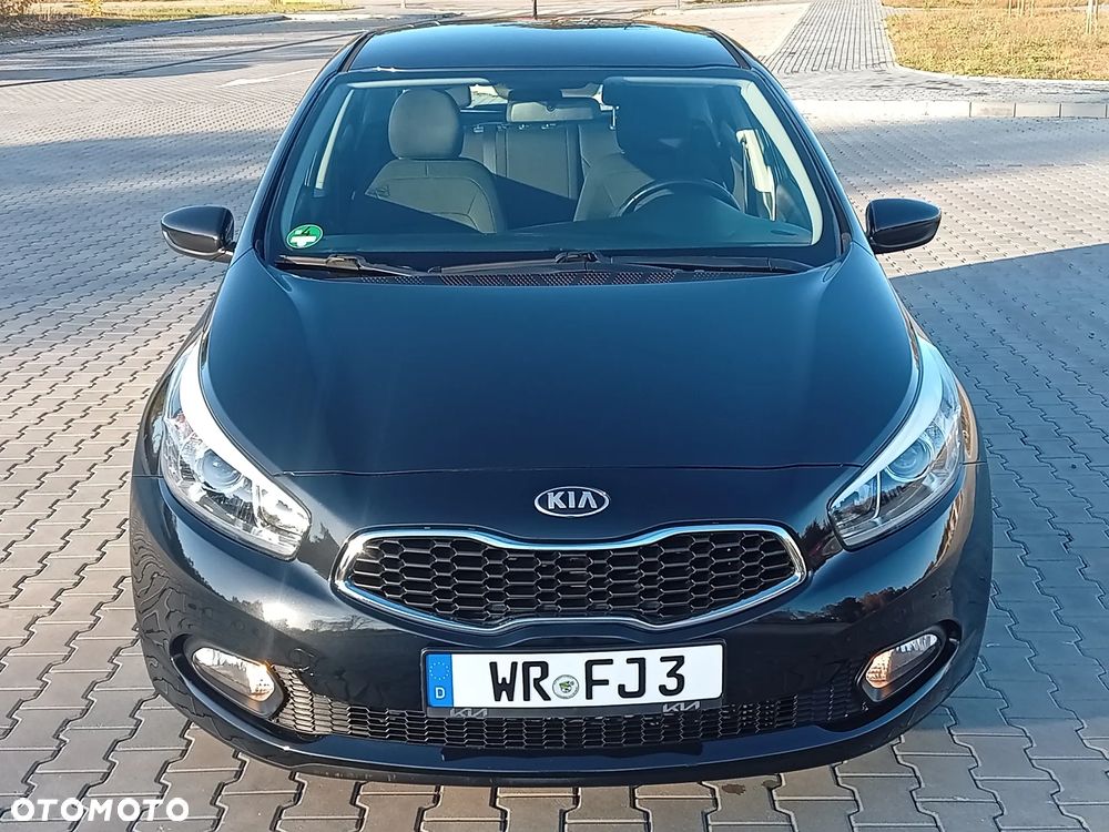 Kia Ceed - 10