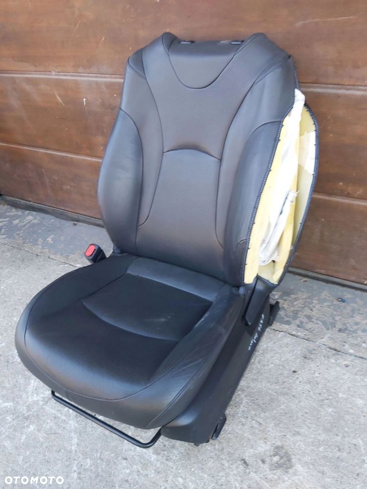 Toyota Prius IV 1,8 xw50 Fotel lewy przód skóra UK - 3