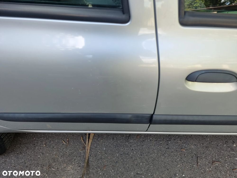 Renault Clio 1.2 16V Confort Authentique - 17