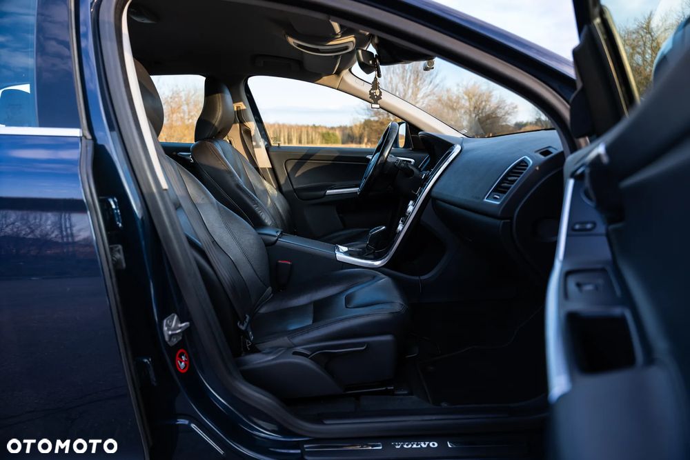 Volvo XC 60 D4 Drive-E Momentum - 23