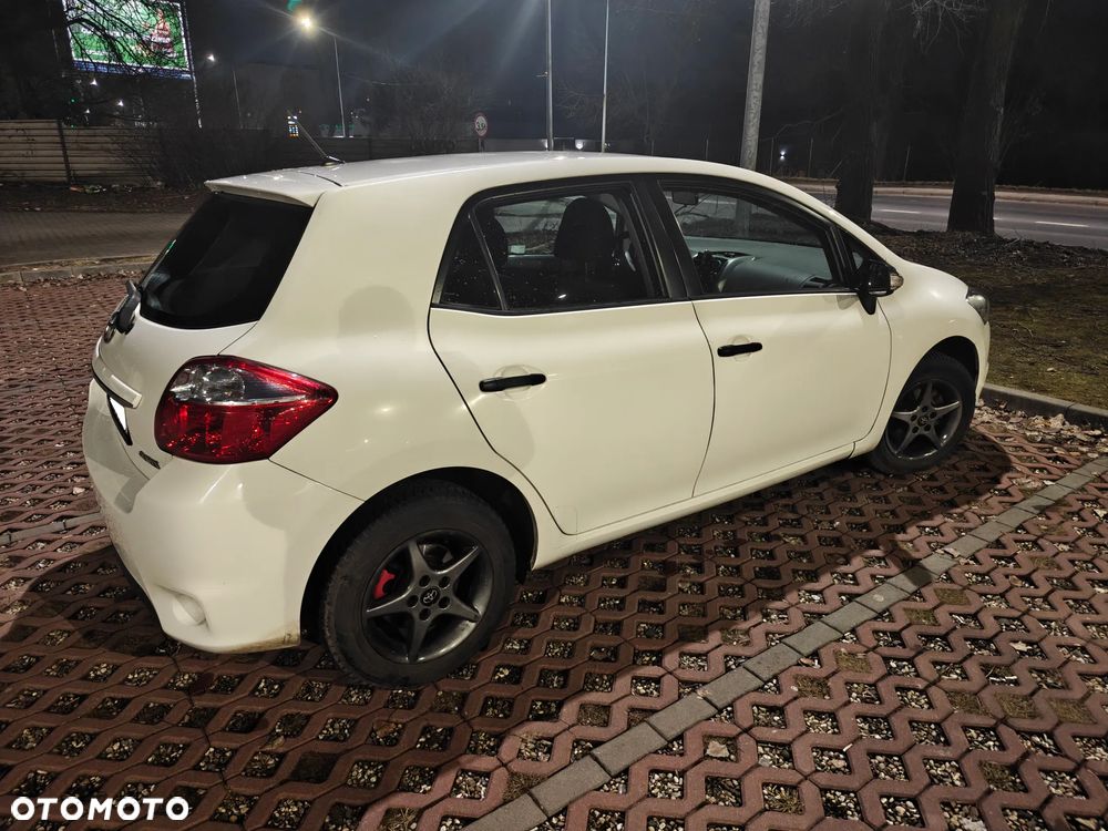 Toyota Auris 1.33 VVT-i Active - 4
