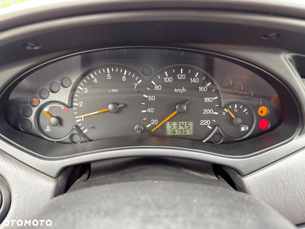 Ford Focus 1.6 16V Ambiente - 7