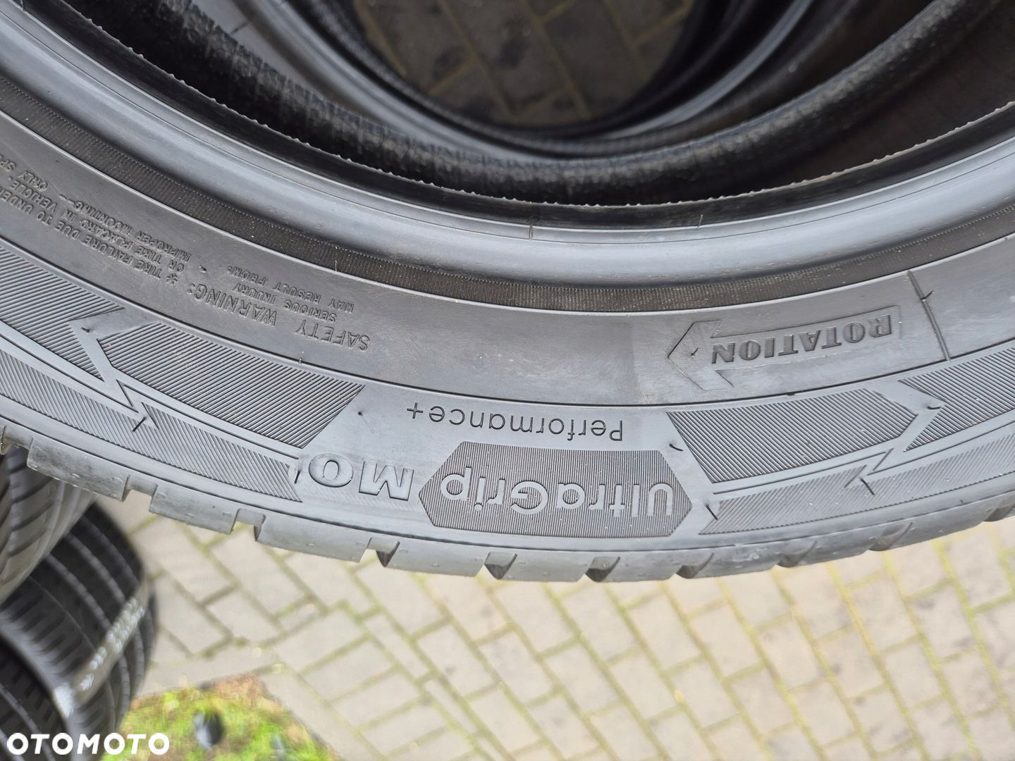 235/55/19 235/55r19 Goodyear Ultra Grip Performance  105h MO - 5