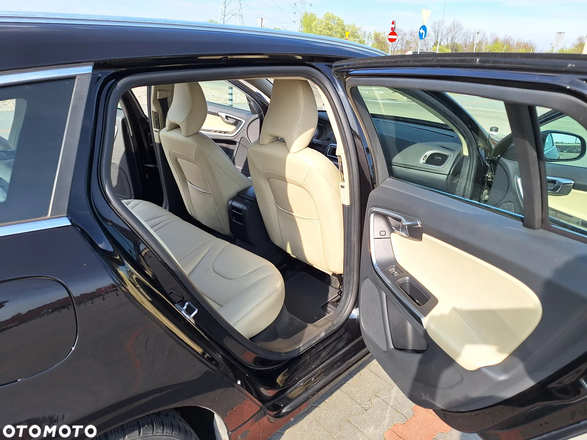 Volvo V60 T5 Drive-E Dynamic Edition (Kinetic) - 14