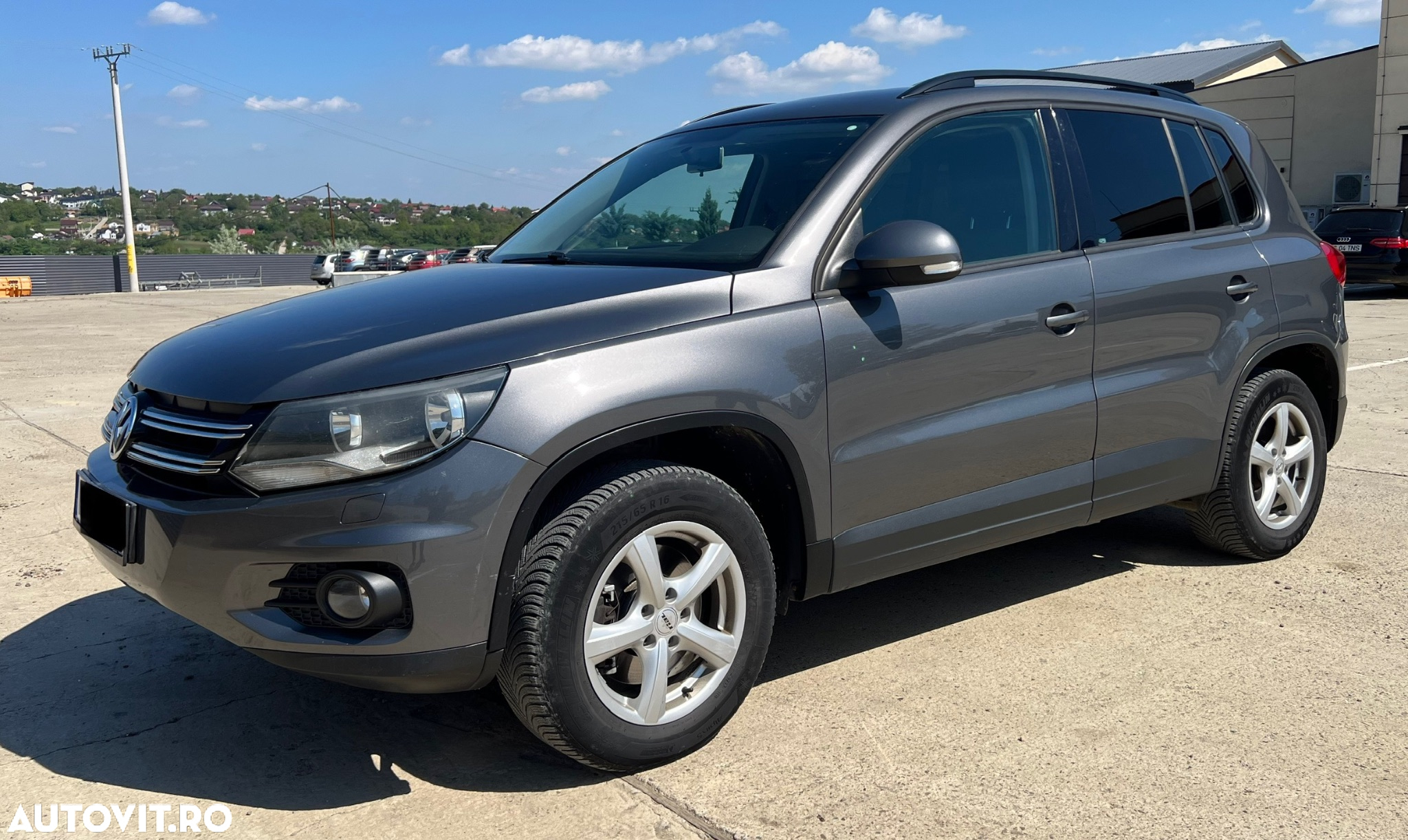 Volkswagen Tiguan 2.0 TDI 4Motion DSG Sport & Style - 30