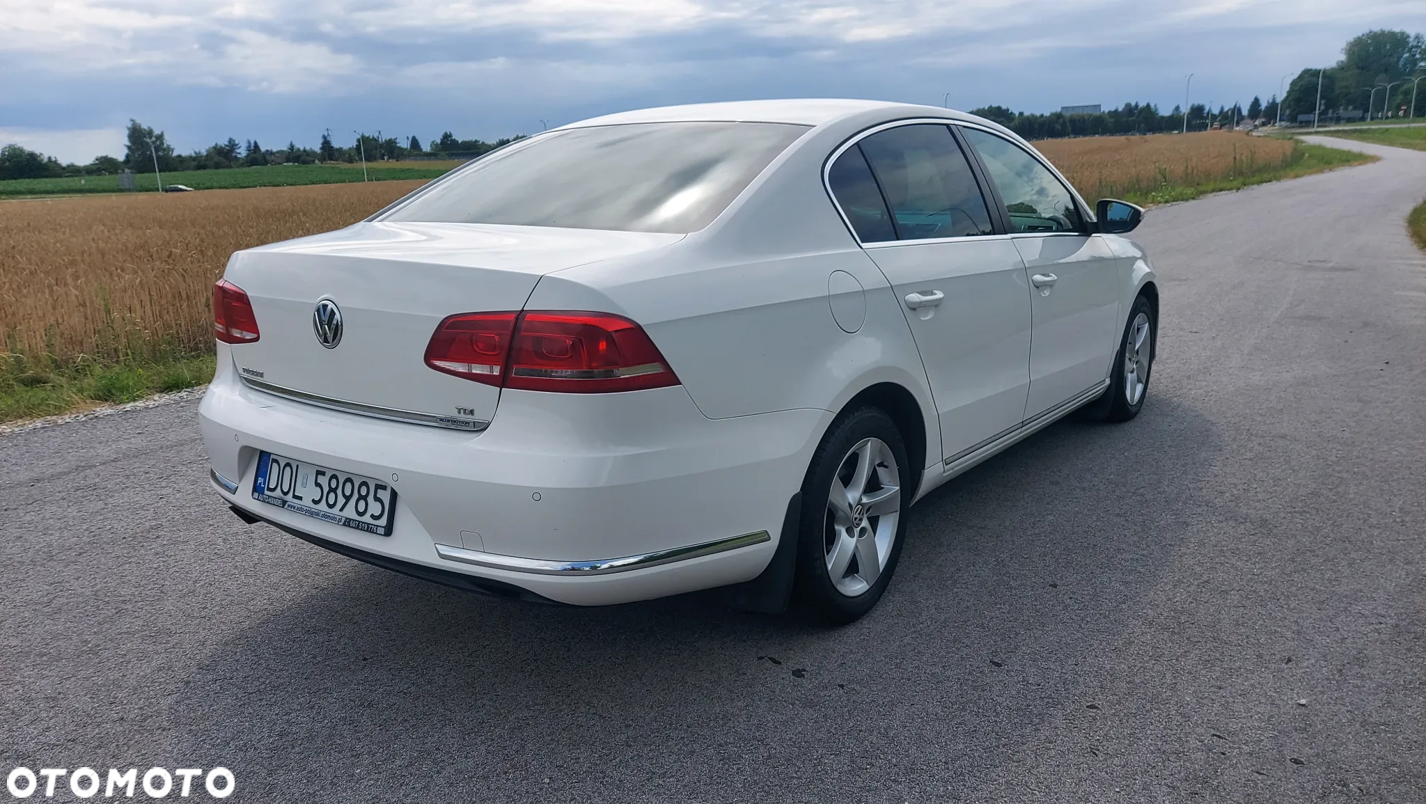 Volkswagen Passat 1.6 TDI DPF BlueMot Highline - 5