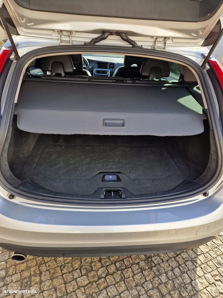 Volvo V60 2.0 D4 Summum Geartronic - 25