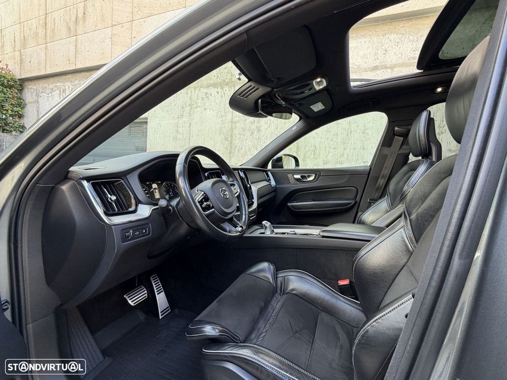 Volvo XC 60 2.0 T8 PHEV R-Design AWD - 10