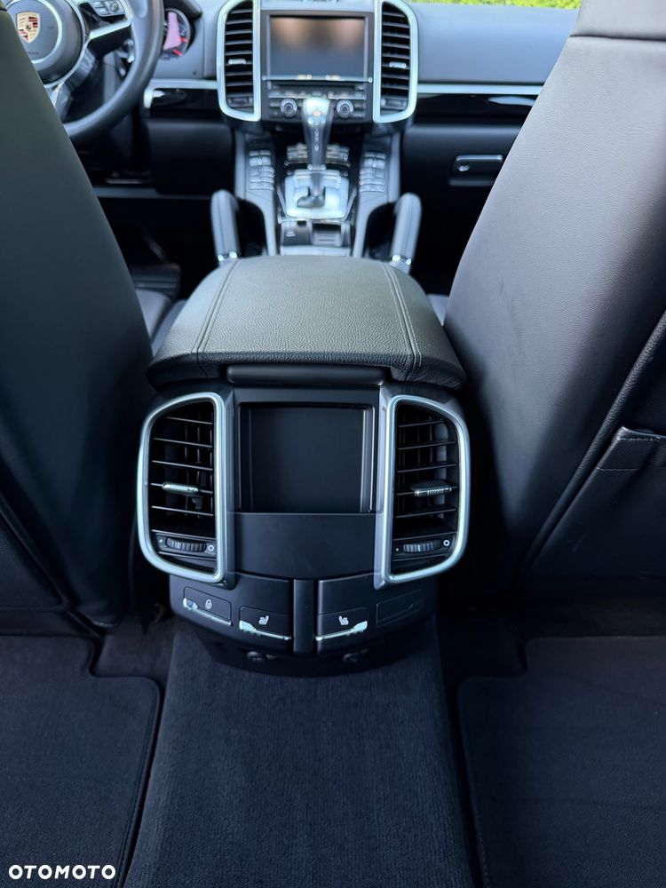 Porsche Cayenne - 17