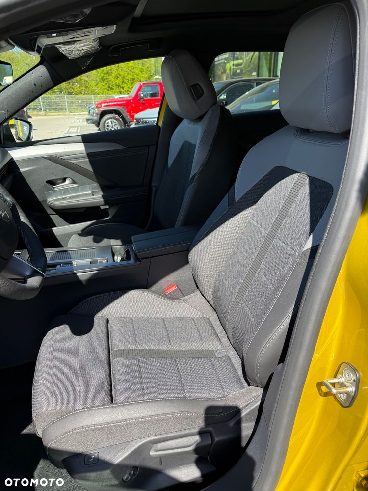Opel Astra 1.2 T mHEV Ultimate S&S eDTC - 10