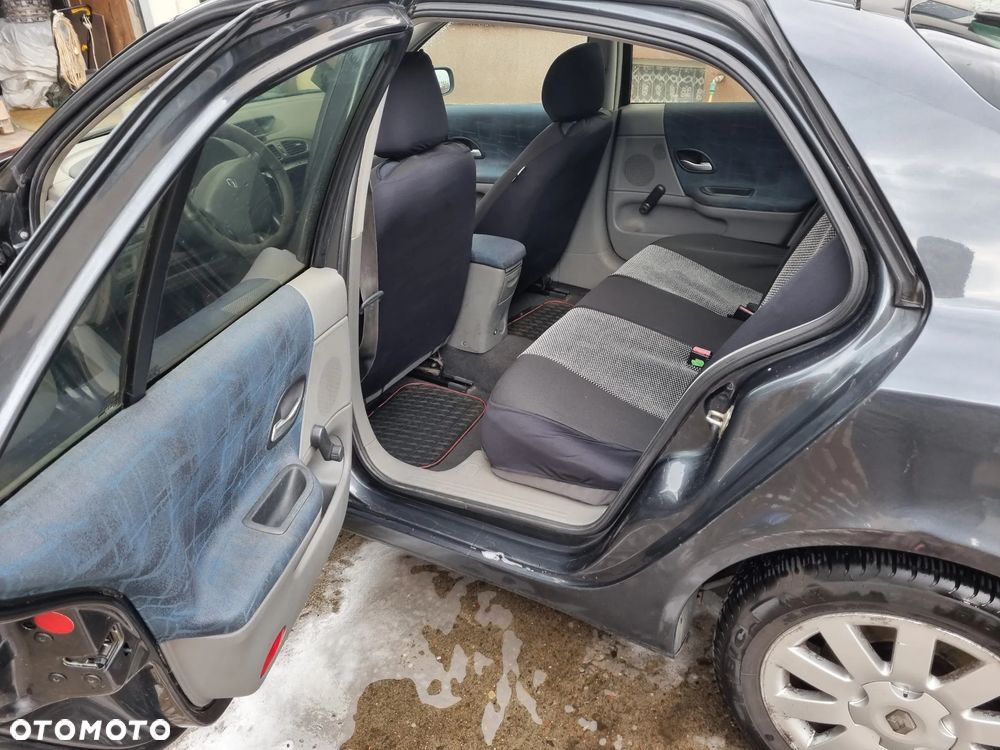 Renault Laguna 1.9 dCi - 9