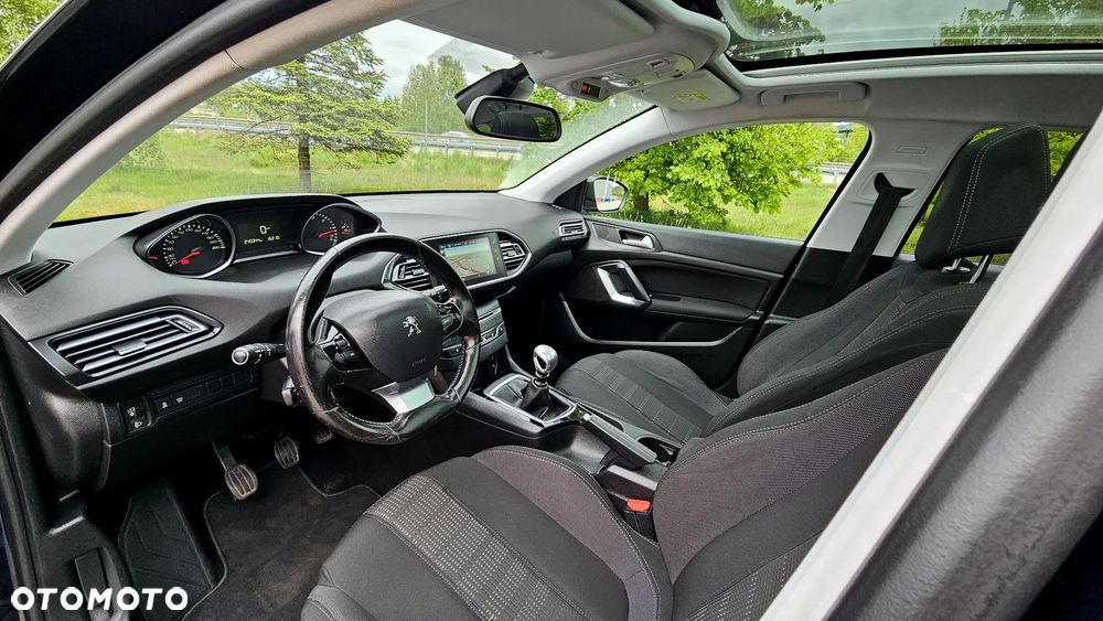 Peugeot 308 - 25