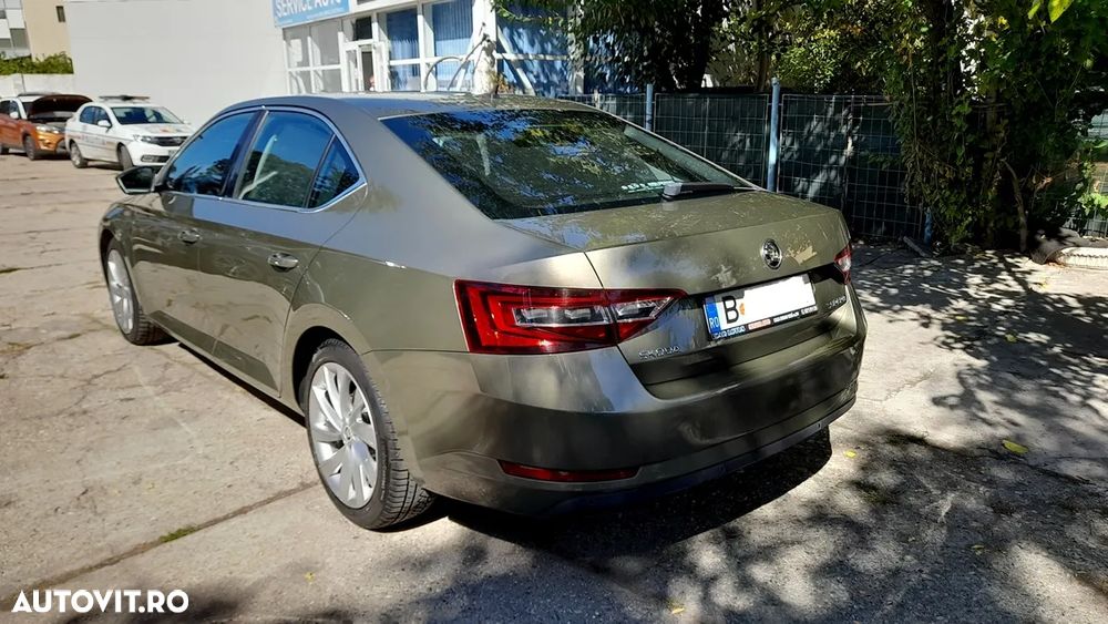 Skoda Superb Combi 2.0 TDI DSG Style - 5