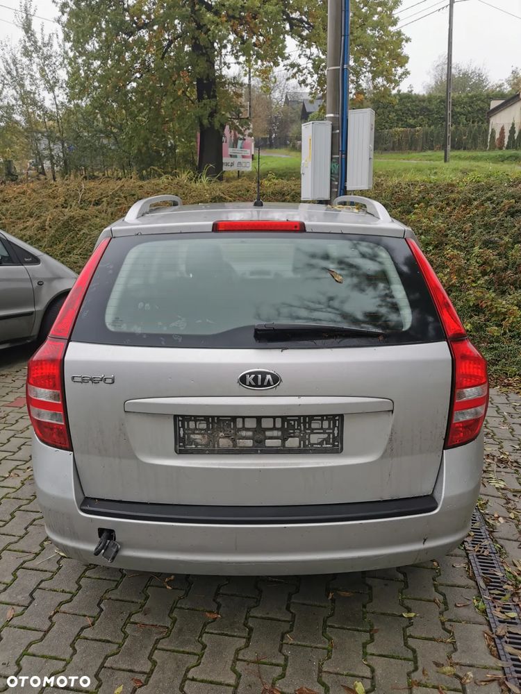 Lampy tył prawe, lewe KIA Ceed I kombi 2008r - 2