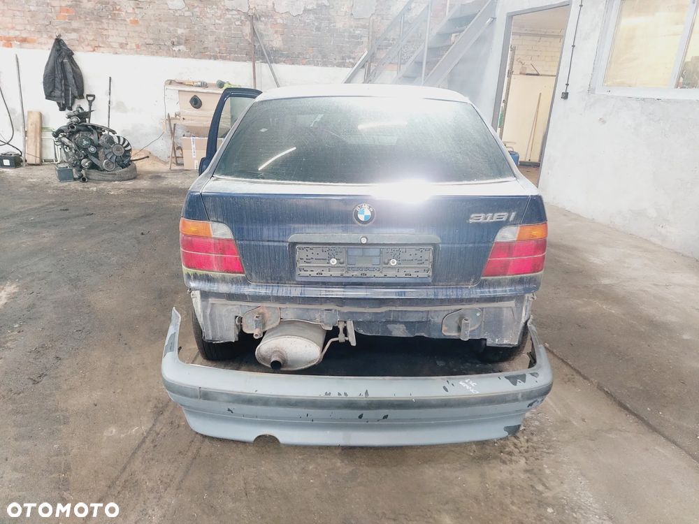 Zderzak BMW E36 1,6B 99R. lampy,drzwi,klapa,maska.... - 4